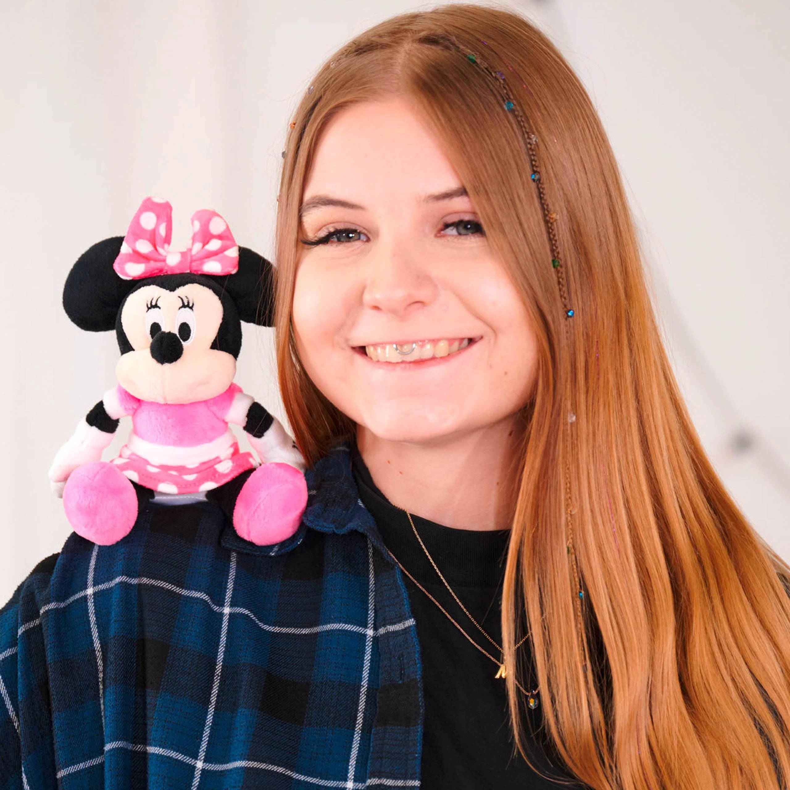 Minnie Mouse Shoulder Plush - Image 3